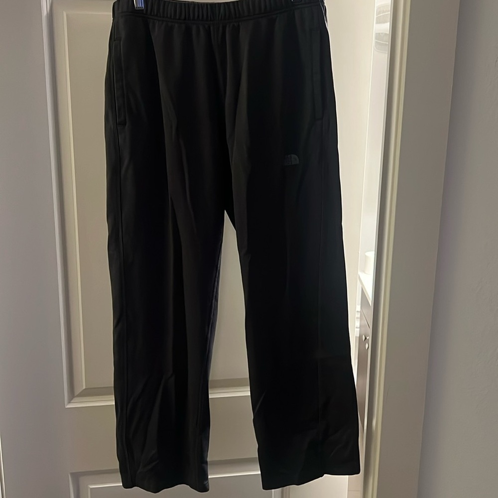Men’s north face joggers good condition
